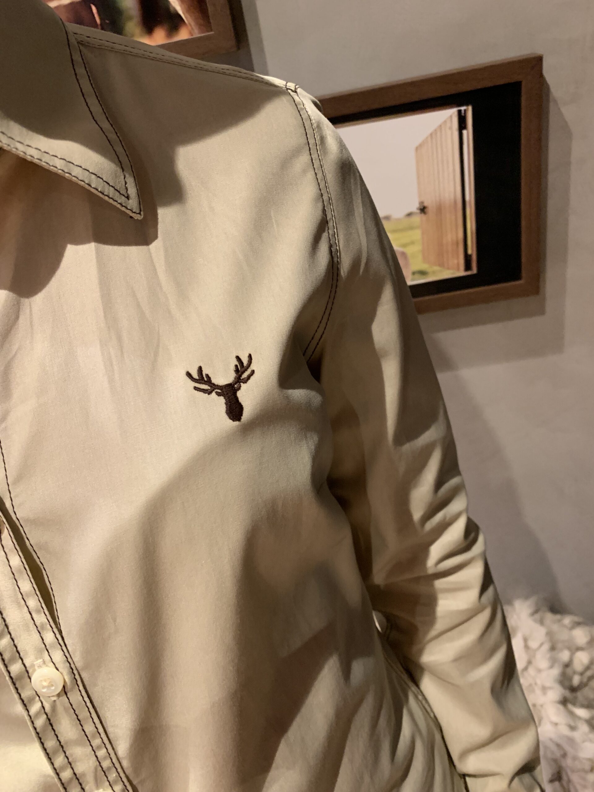 Camisa Feminina RAAT Bege - Imagem 3