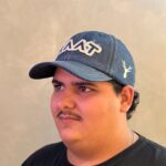 Boné jeans RAAT com path e costuras