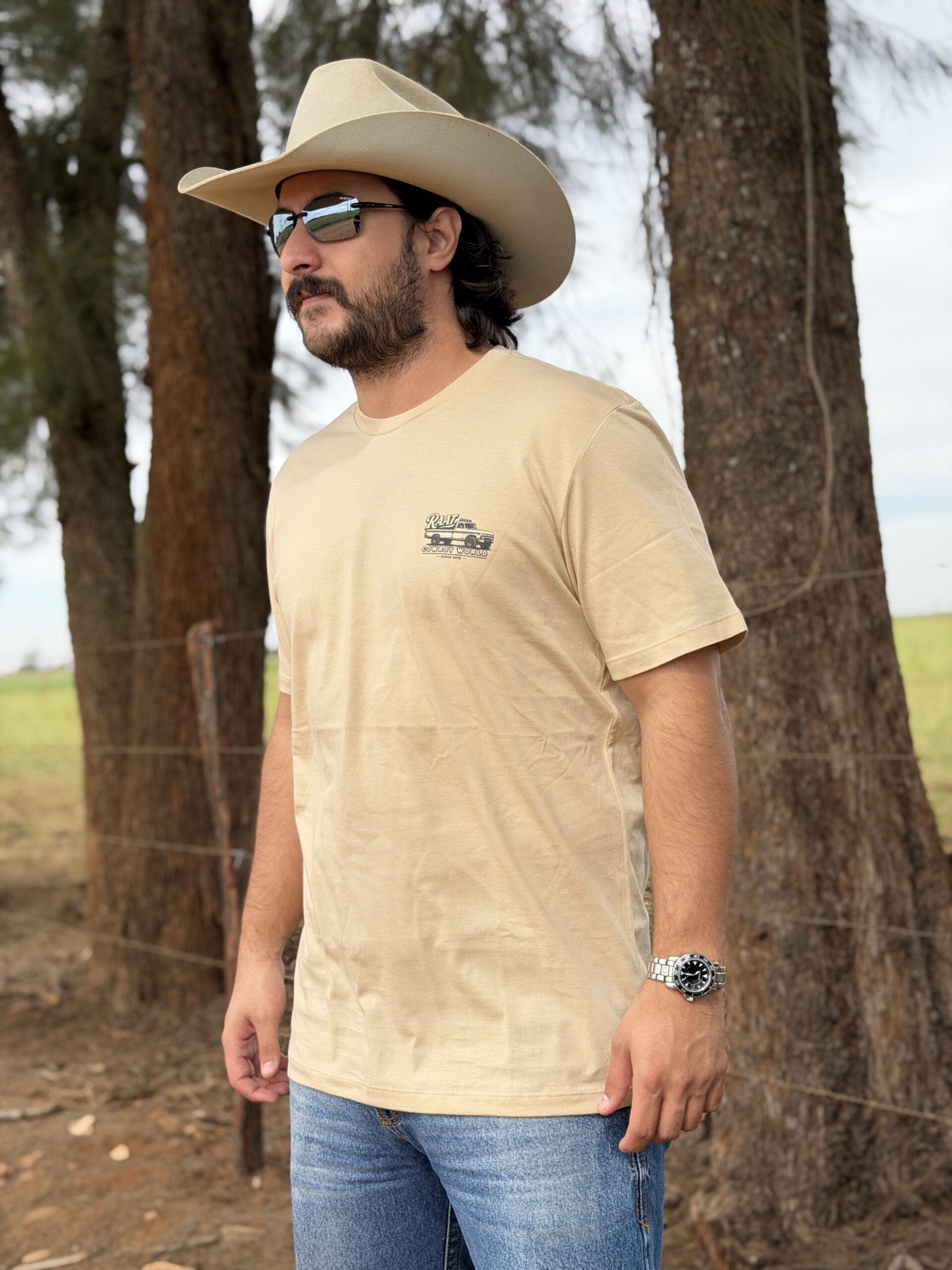 Camiseta bege Cowboy Word