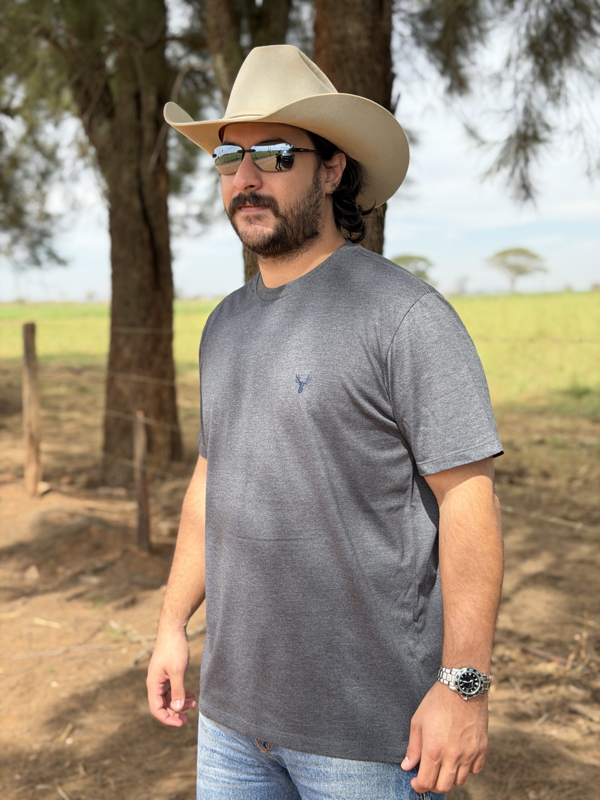 Camiseta básica cinza RAAT - Imagem 4