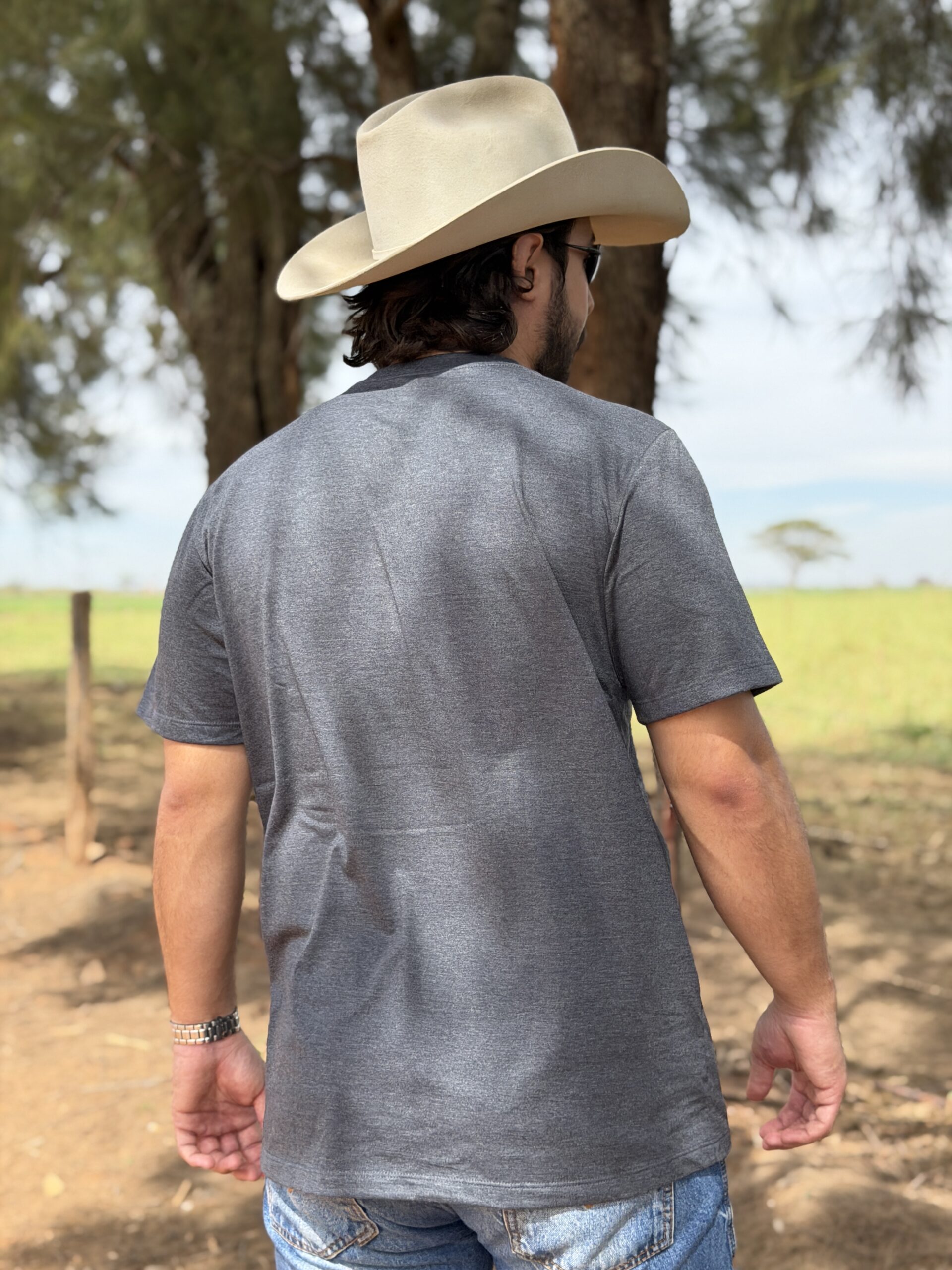 Camiseta básica cinza RAAT - Imagem 7